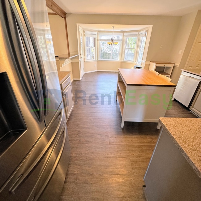 Building Photo - 1001 Fox Rdg Ct