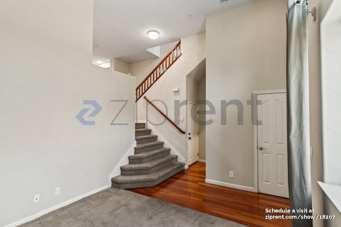 Building Photo - 1057 Tourmaline Terrace