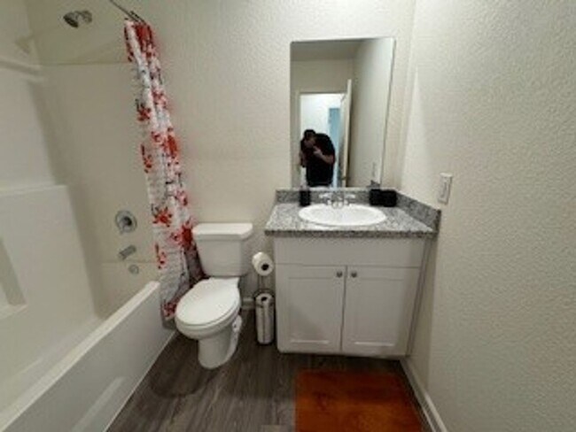 Building Photo - 1 Yr New 3 BR 2BA in Chaparral Terrace w/ ...