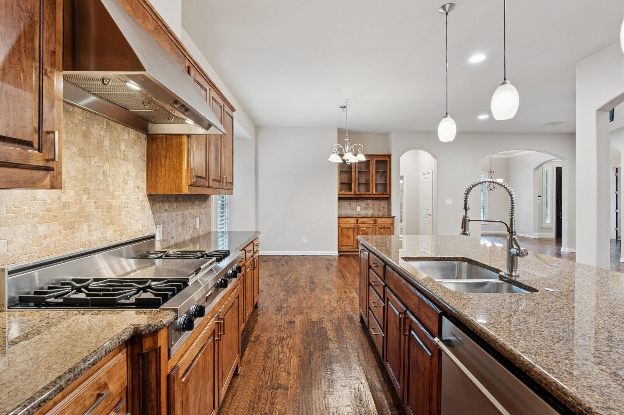 Building Photo - 4407 Lindenwood Dr