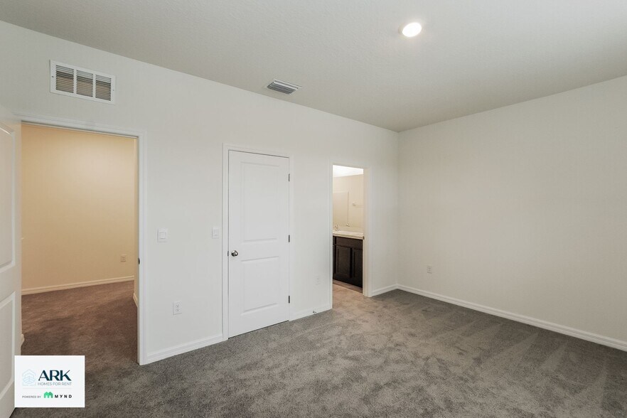 Building Photo - 13671 NW 9th Rd