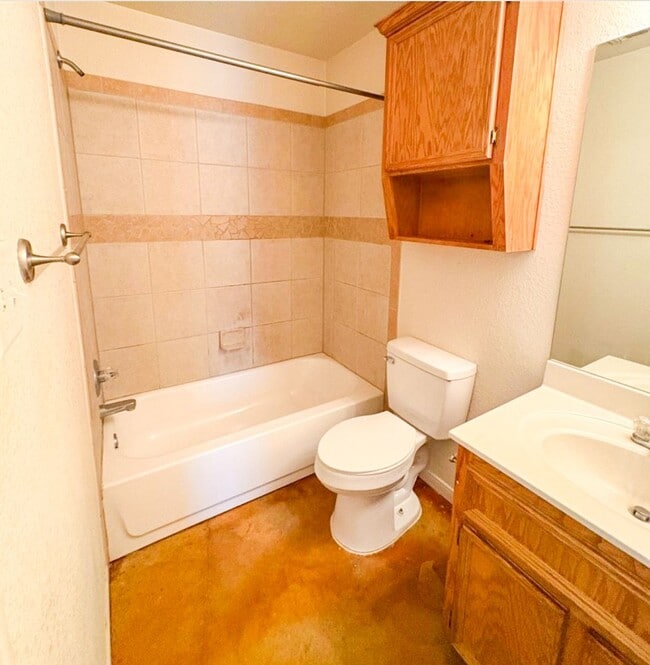 Building Photo - 1402 Powder River Dr