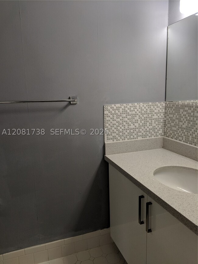 Building Photo - 14820 Naranja Lakes Blvd