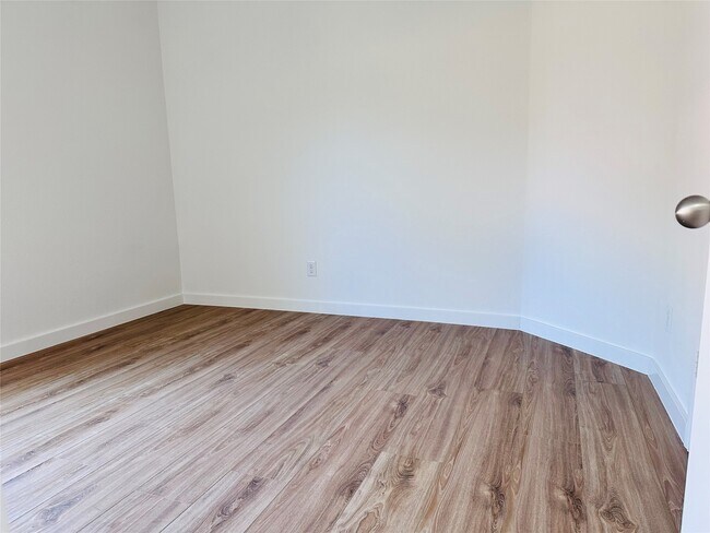 Building Photo - 25827 Rustica Dr