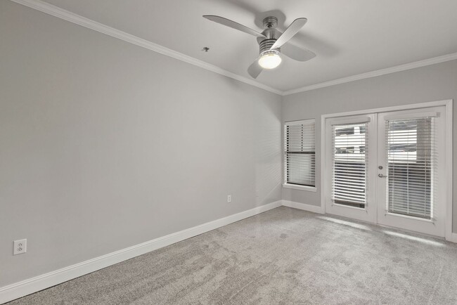 Building Photo - Spacious Music Row Condo (SPECIAL: 1/2 off...