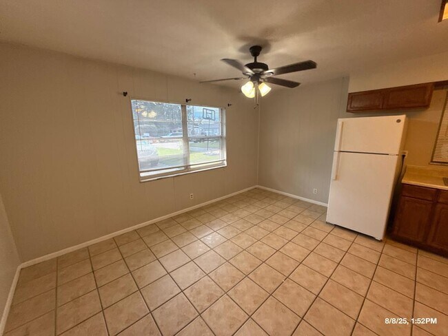 Building Photo - 4058 Minoso St