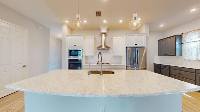 Building Photo - Stunning 3 bedroom home for rent in Shearw...