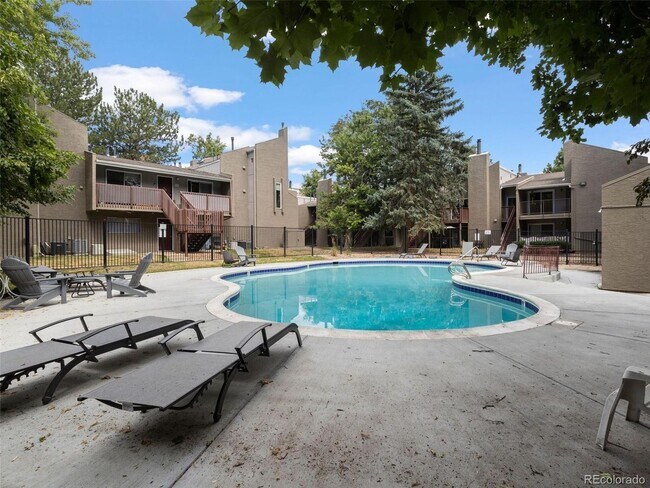 Building Photo - Spacious 1br/1ba Condo