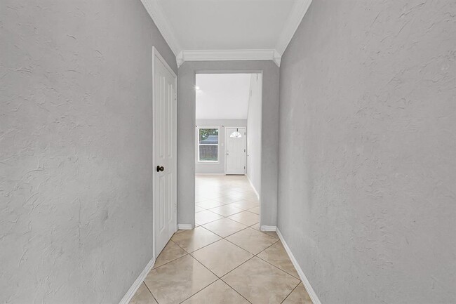Building Photo - 2903 Woodland Grove Dr