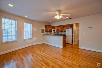 Building Photo - 867 Rosedale Rd NE