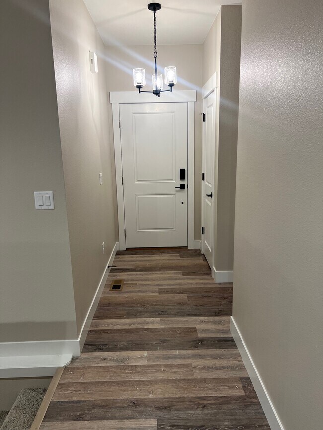 Building Photo - 5428 Dolomite Cir