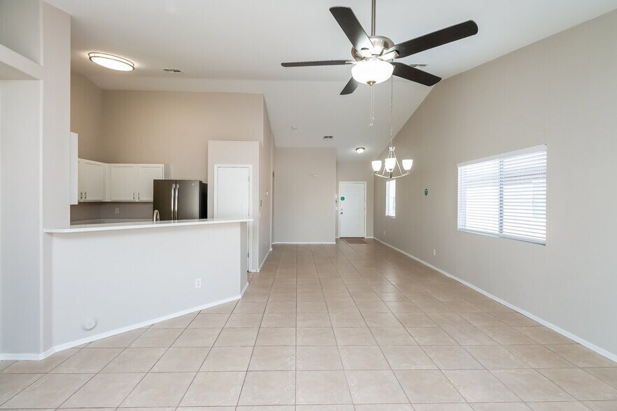 Building Photo - 4882 E Meadow Mist Ln