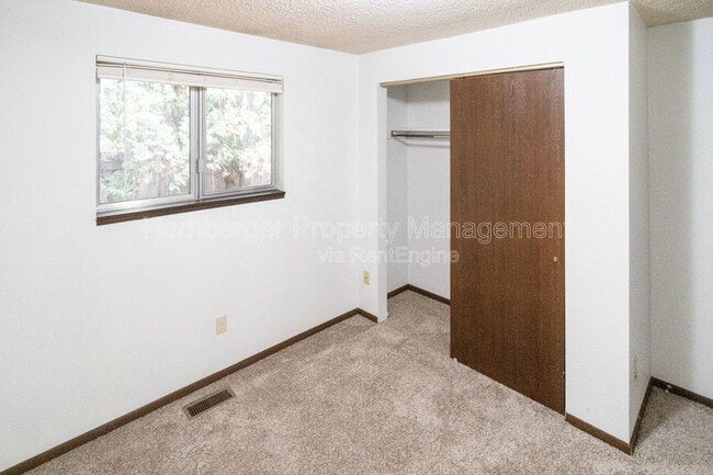 Building Photo - 7024 N Wiscomb St