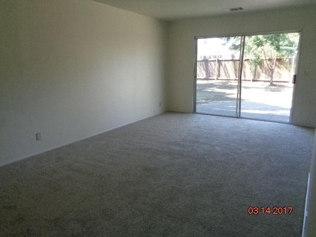 Building Photo - 312 Royal Oaks Dr