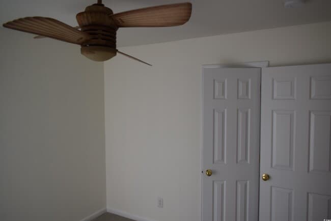 Building Photo - 201 Vesta Dr