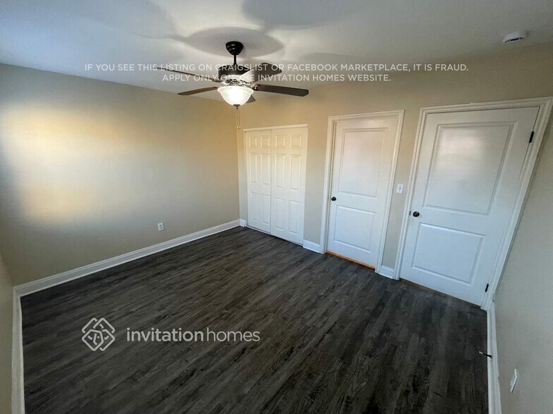 Building Photo - 1240 W 82nd St