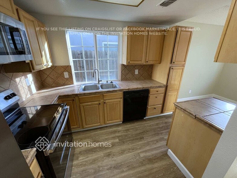 Building Photo - 7840 1st Draw Way