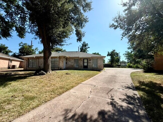 Building Photo - 7315 Housman