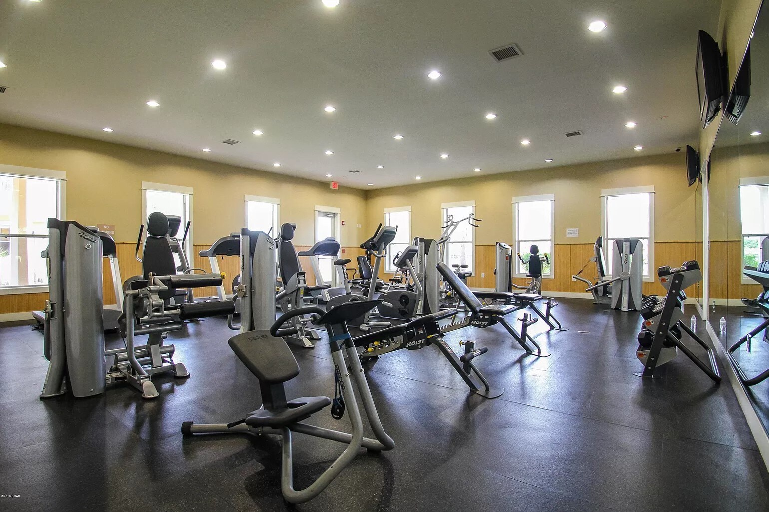 Building Photo - 8700 Front Beach Rd