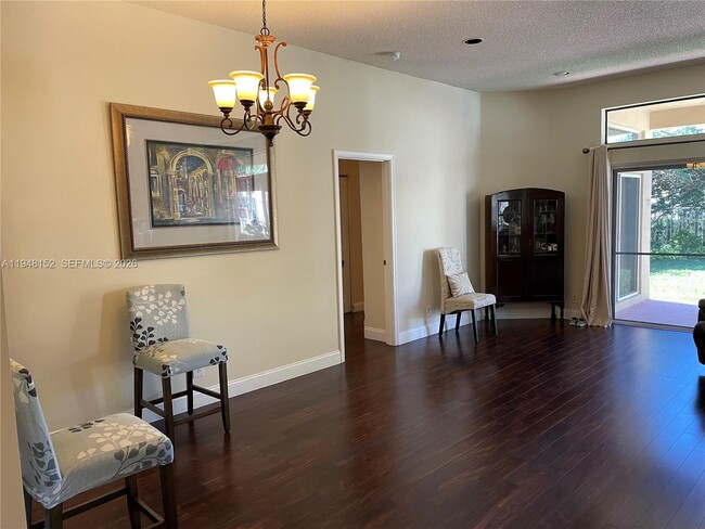 Building Photo - 4192 Laurel Ridge Cir