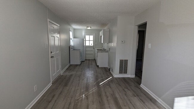 Building Photo - 2bed/1bath HOUSE Greensboro, NC!!