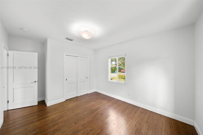 Building Photo - 166 NW 100th Terrace