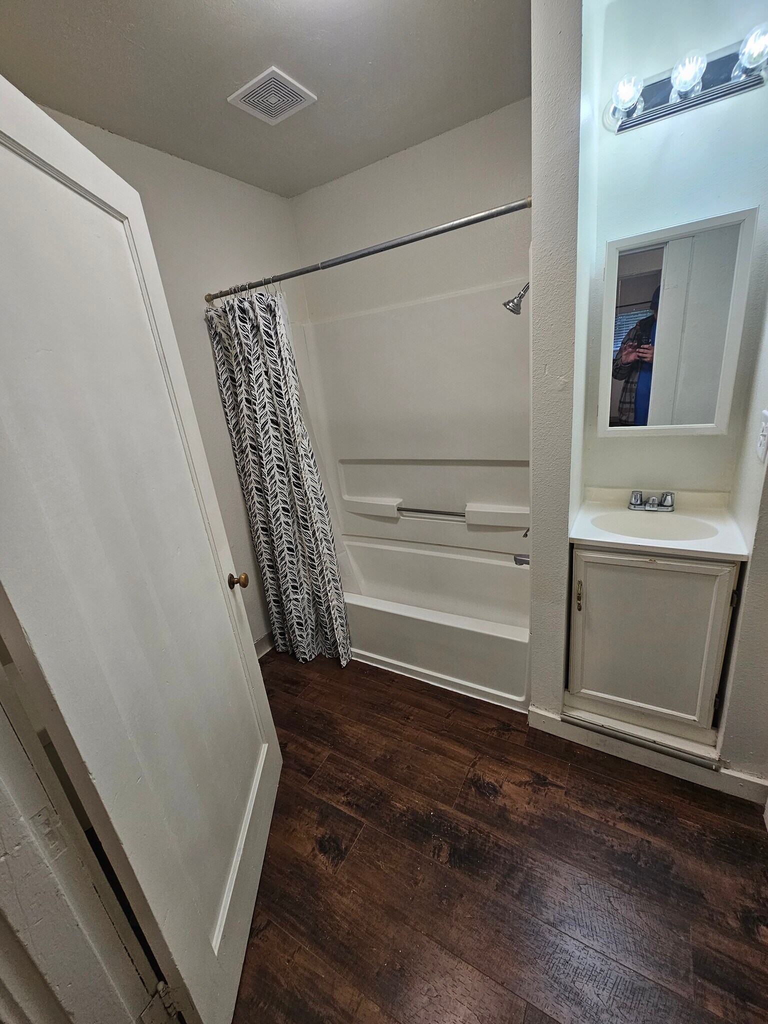 Building Photo - 3510 NE Everett St