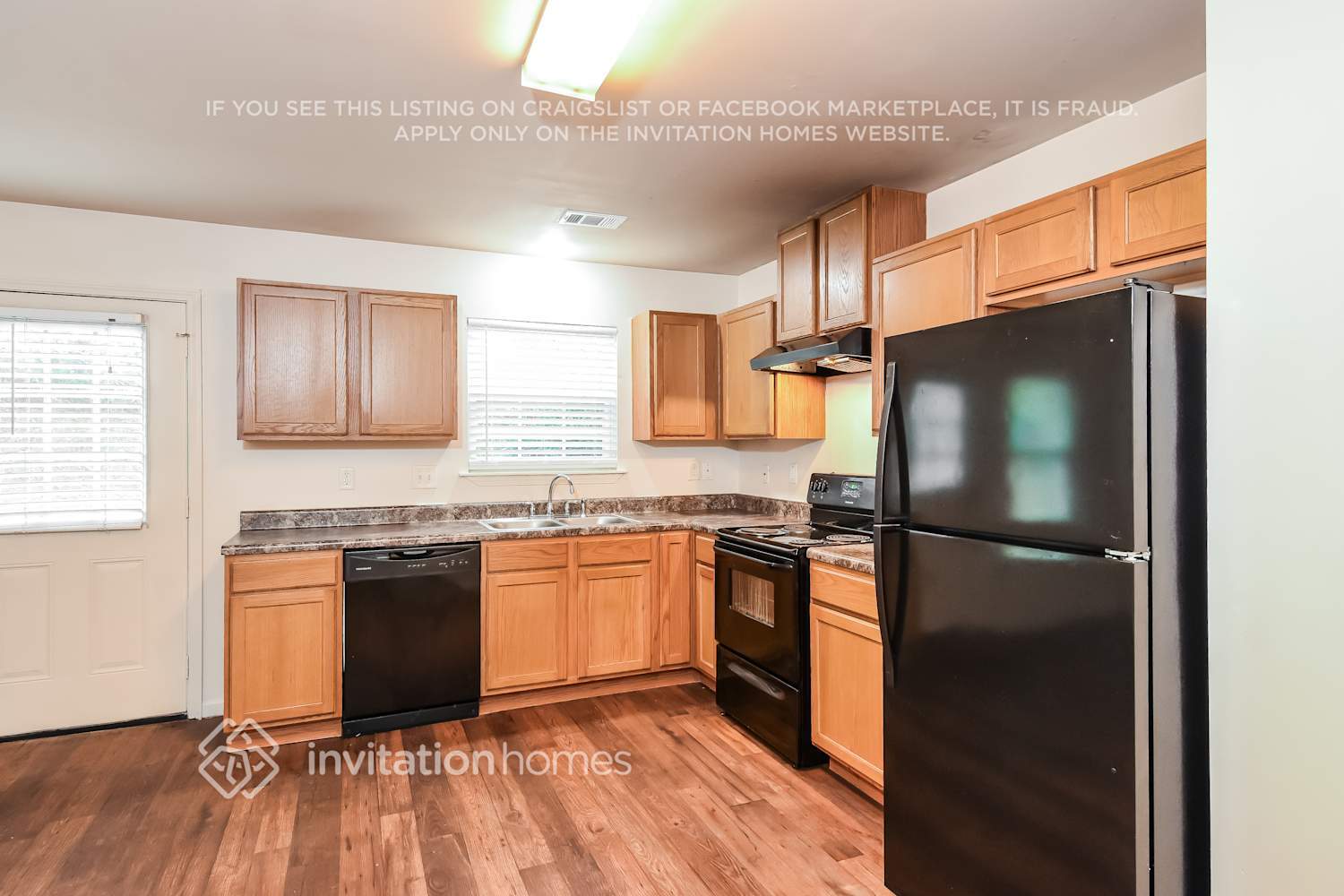 Building Photo - 112 Village Pkwy