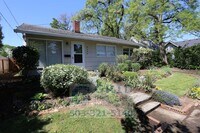 Building Photo - Beautiful, Spacious 3 Bedroom - Foster-Powell Neighborhood