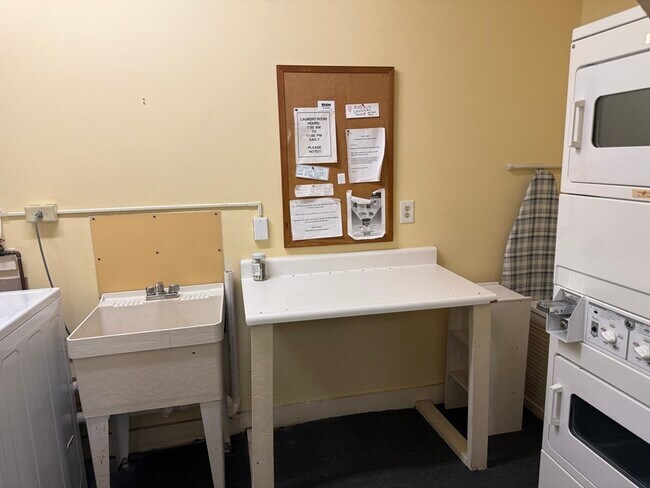 Building Photo - 26 Summer St