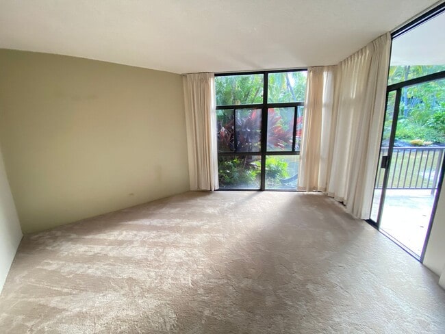 Building Photo - Windward Cove in Kailua