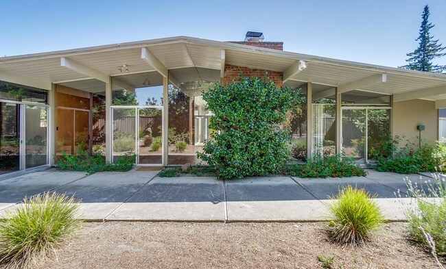 Building Photo - Wonderful Atrium Eichler in the Heart of Greenmeadow