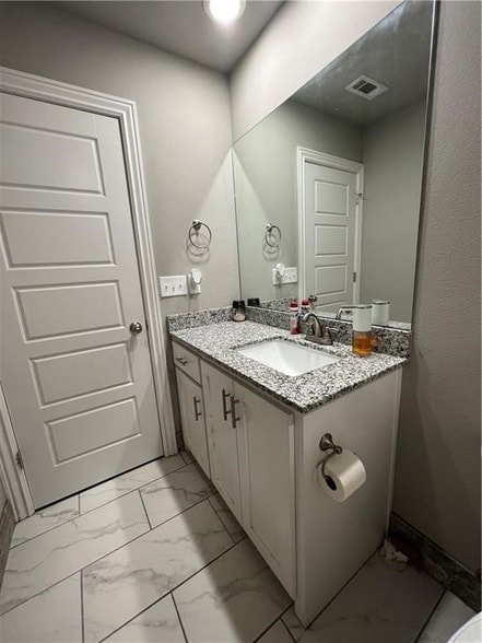 Building Photo - 605 E Wire Ridge Dr