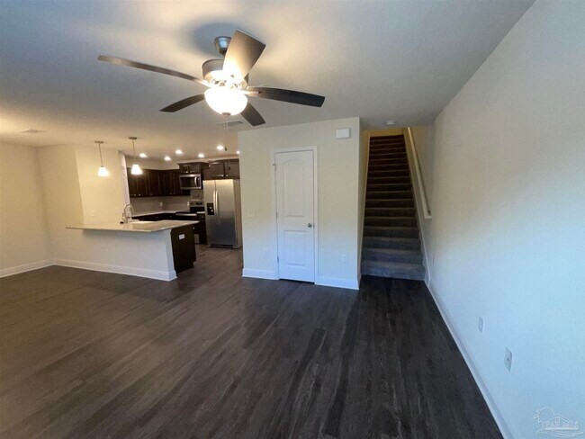 Building Photo - 5065 Peach Dr