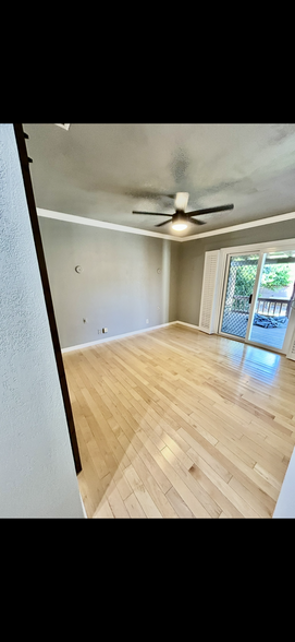 Building Photo - 5134 Adenmoor Ave