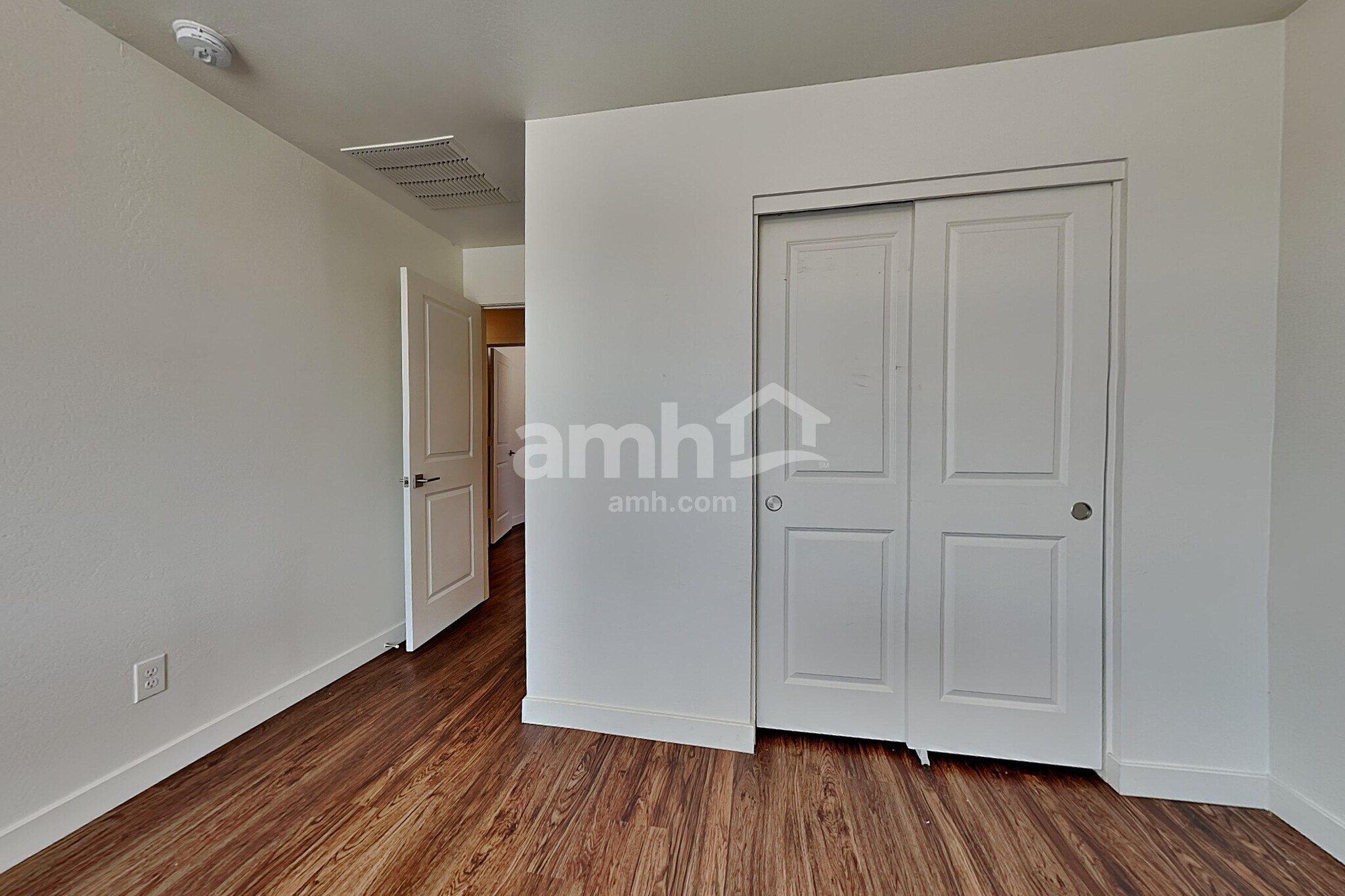 Building Photo - 4206 S 105th Dr