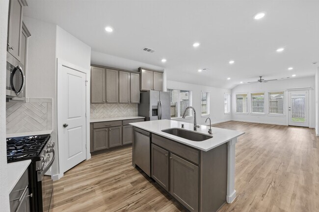 Building Photo - 17027 Lilac Paxton Ln