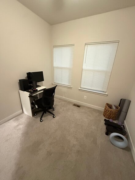 Building Photo - 2804 Toles Park Dr