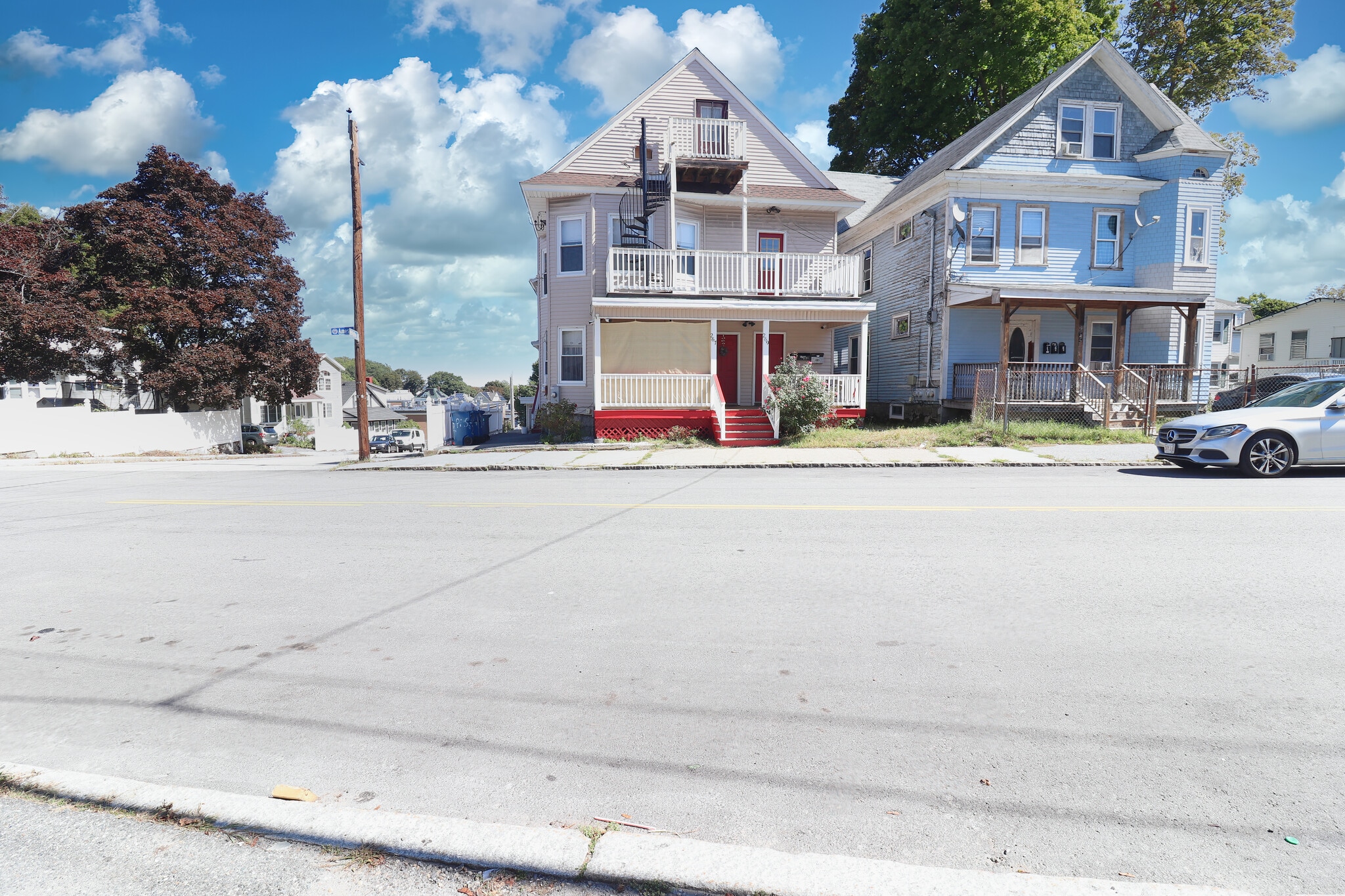 Building Photo - 267 Ames St