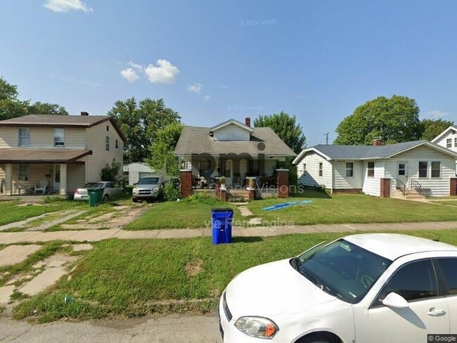 Primary Photo - 2152 E Johns Ave