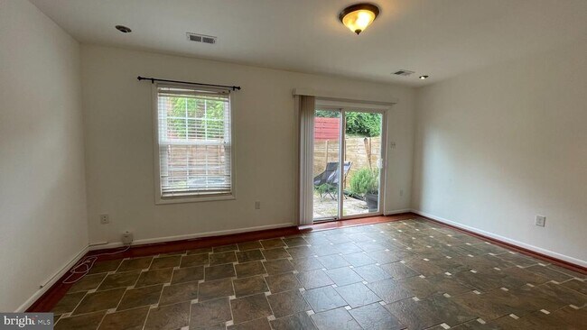 Building Photo - 14646 Ponderosa Ct
