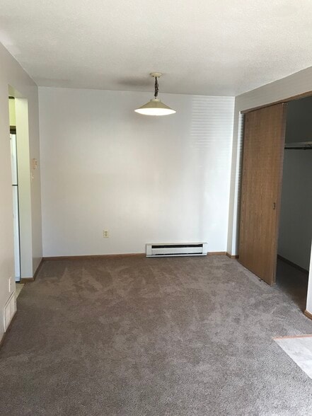 Building Photo - 810 Benton Dr