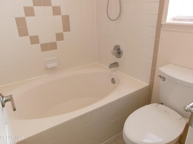 Building Photo - 7005 Black Ridge Dr