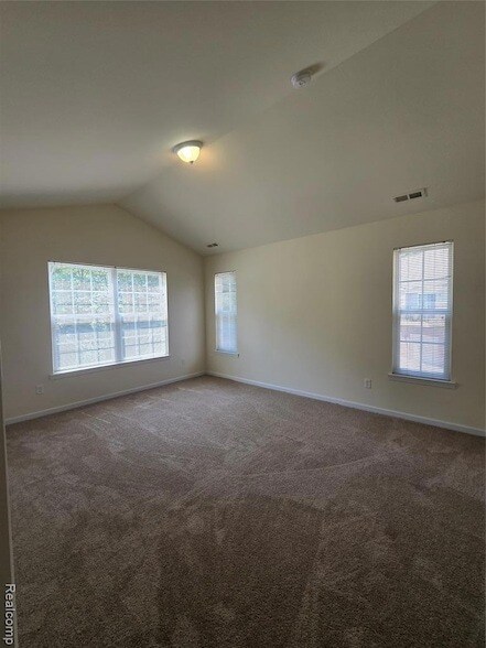 Building Photo - 27640 Hidden Oaks Dr