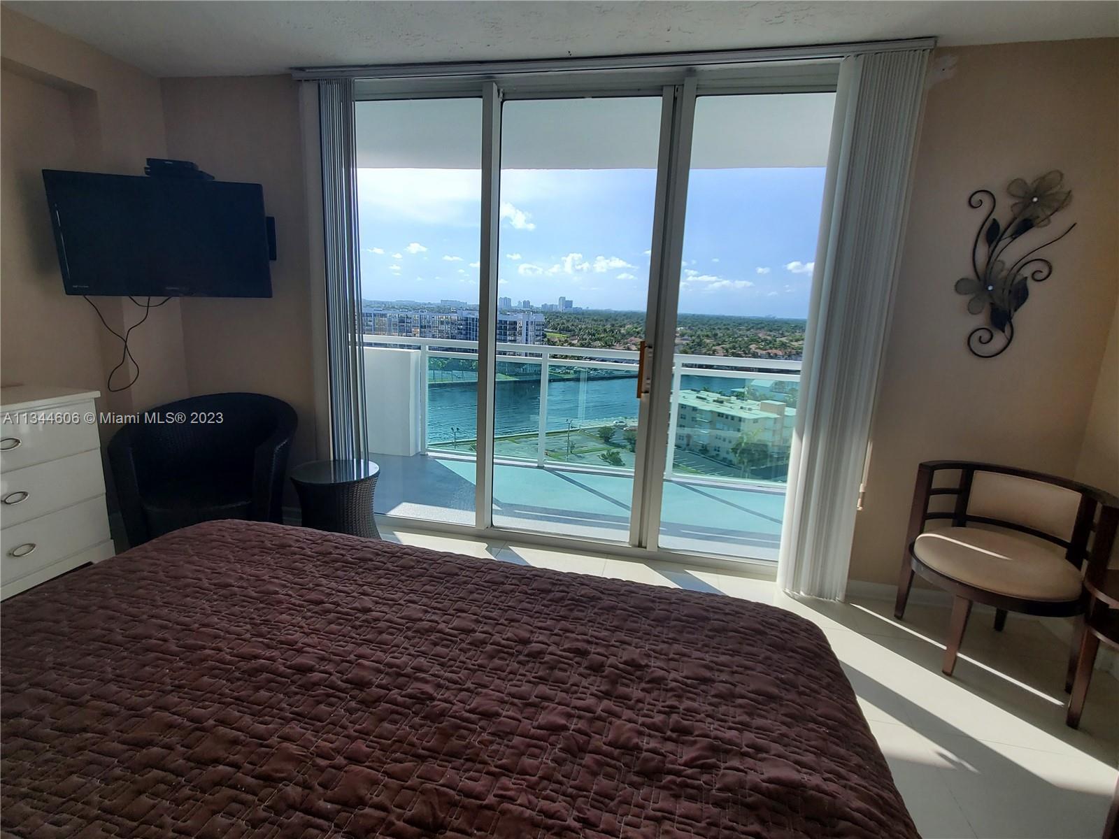 Building Photo - 3001 S Ocean Dr