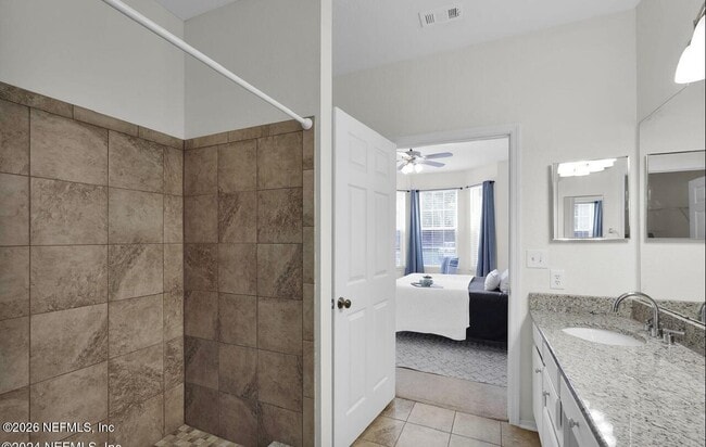 Building Photo - 13810 Sutton Park Dr N