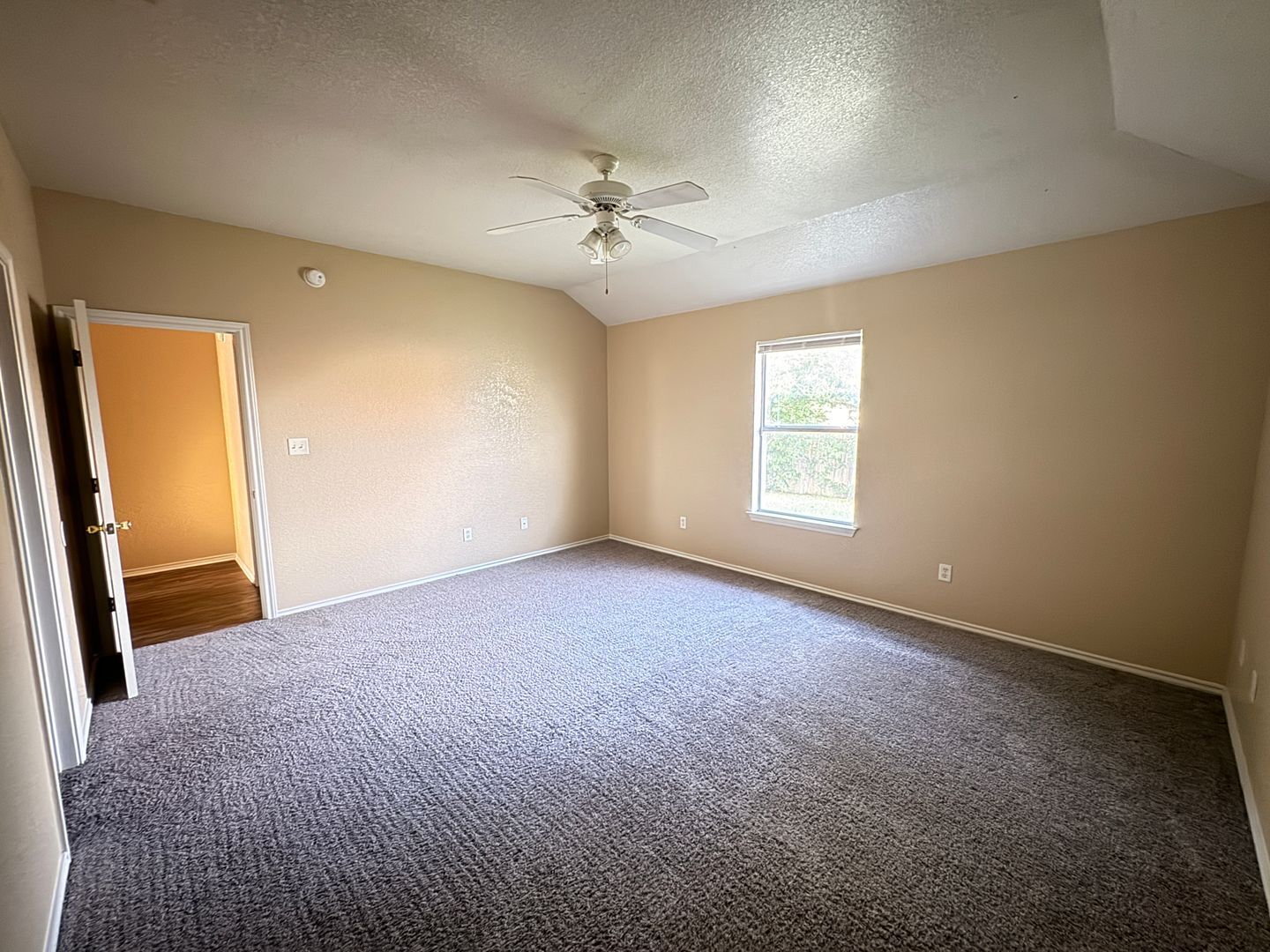 Building Photo - 3406 Toledo Dr