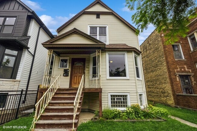 Primary Photo - 3505 N Whipple St
