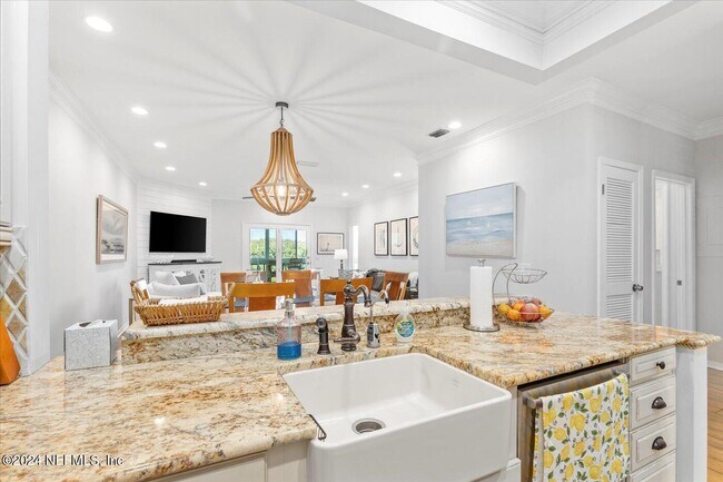 Building Photo - 624 Ponte Vedra Blvd