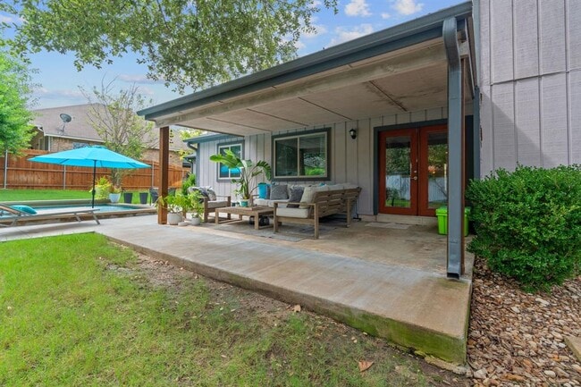 Building Photo - 1428 Gracy Dr